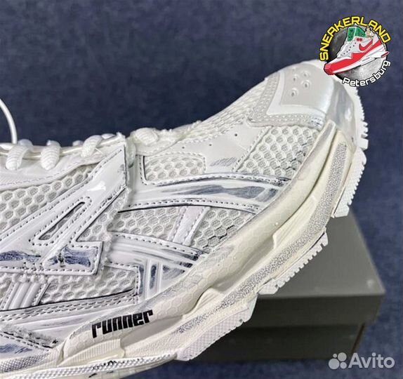 Кроссовки Balenciaga Runner White Sneakers