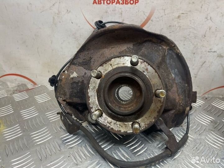 Кулак поворотный передний Dodge Caliber SUV 2.0