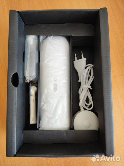 Электрическая зубная щетка Oral-B iO 8 (Violet)