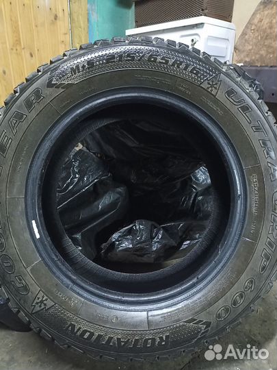 Goodyear Ultragrip 600 215/65 R16