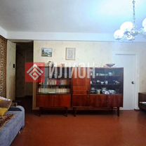 Доля в 3-к. квартире, 60 м², 2/5 эт.