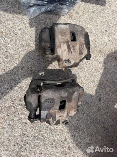 Передние суппорт тормозной хуандай sonata