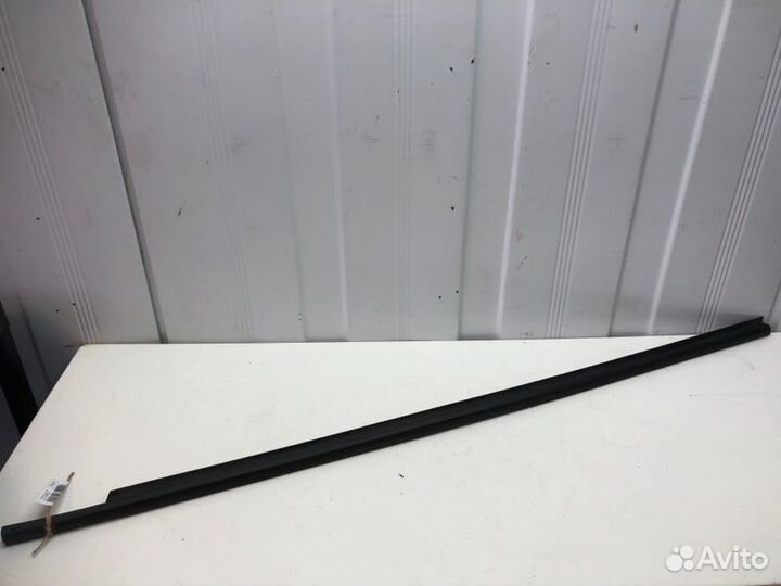 Уплотнитель (бархотка ) передний правый Opel