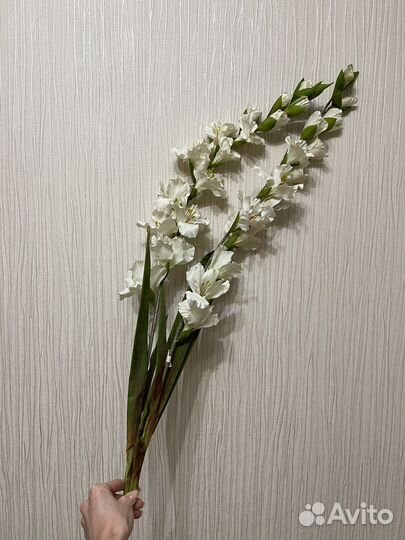 Искусственные цветы для интерьера