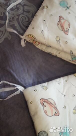 Бортик мягкий навесной в детскую кроватку