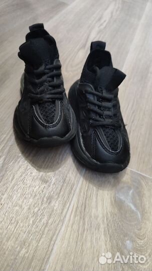 Кроссовки 24 размер