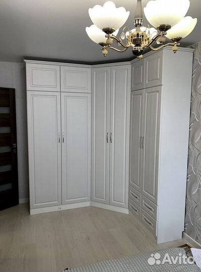 Угловой шкаф