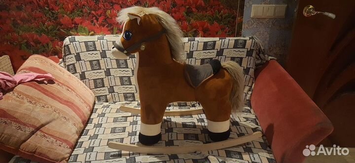 Детская качалка конь