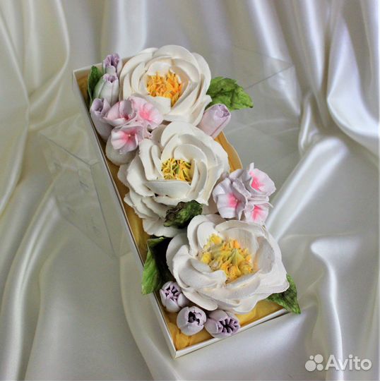 Коробочка - аквариум с зефирными пионами