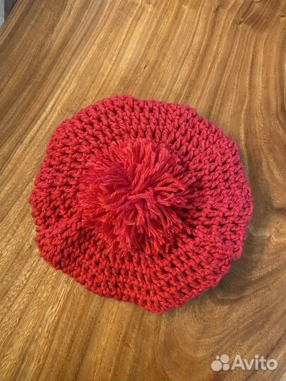 Берет новый малиновый вязаный крючком детский