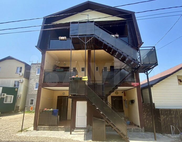 Комната 40 м², 1/3 эт.