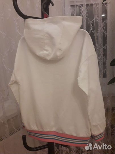 Кофта новая с капюшоном для девочек