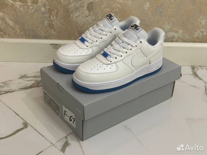 Кроссовки Nike Air Force белые новые