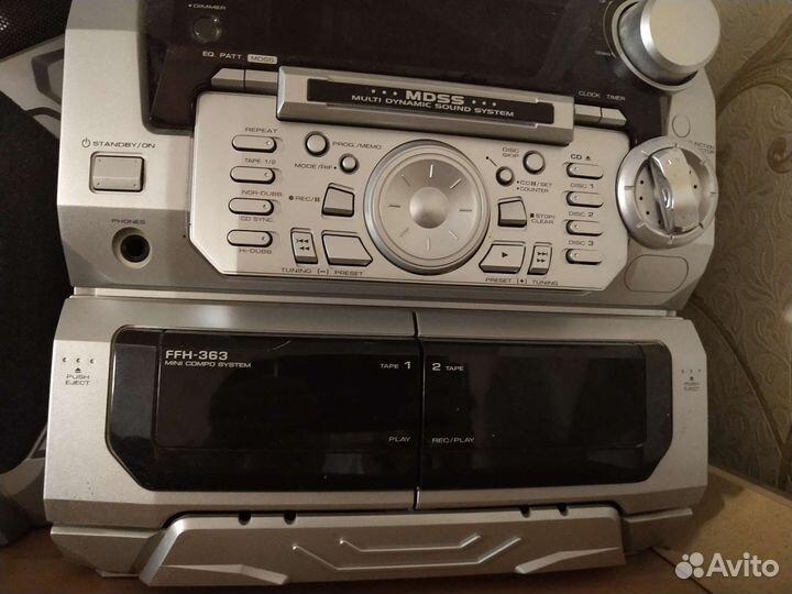 Музыкальный центр и колонки