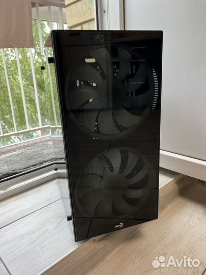 Корпус AeroCool Python Python-G- BK-v11 черный