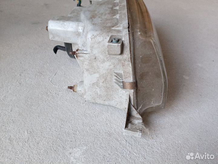 Продам фару toyota карина ii t17 левый h4 20 - 193