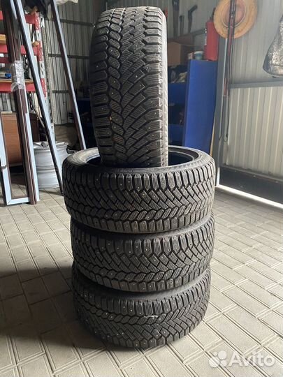 Gislaved Nord Frost 200 SUV 215/45 R17