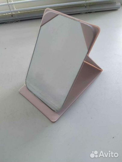 Зеркала и коробочки Маry Kay