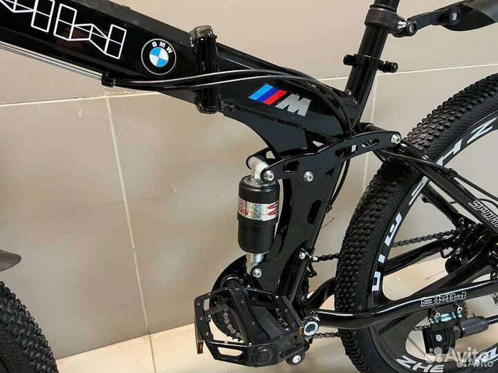 Велосипед на литых дисках BMW