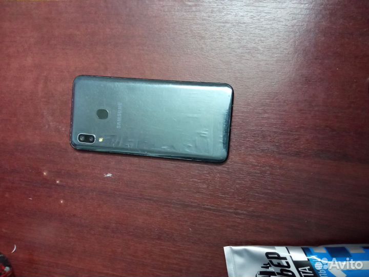 Samsung Galaxy A20, 3/32 ГБ