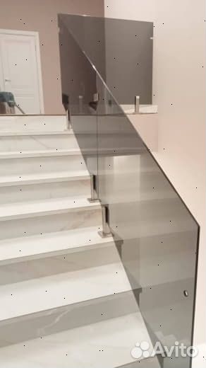 Стеклянные перила для лестниц