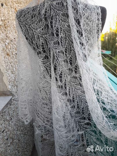 Палантин пуховый белый и серый