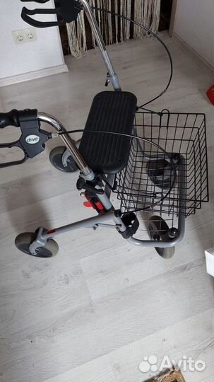 Коляска-ходунки инвалидная