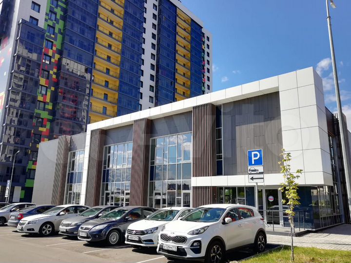 Торгово-офисное здание в ЖК 