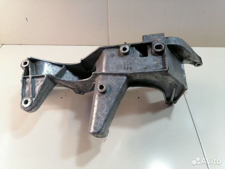 Крепление генератора Volkswagen Touareg 7L6 AXQ