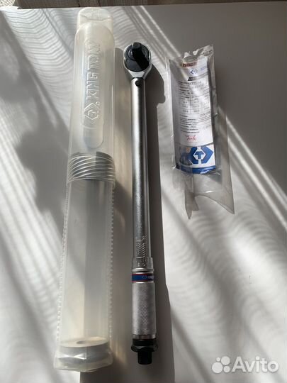 Динамометрический ключ King tony 42-210 Nm 1/2