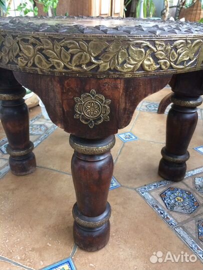 Столик в восточном стиле