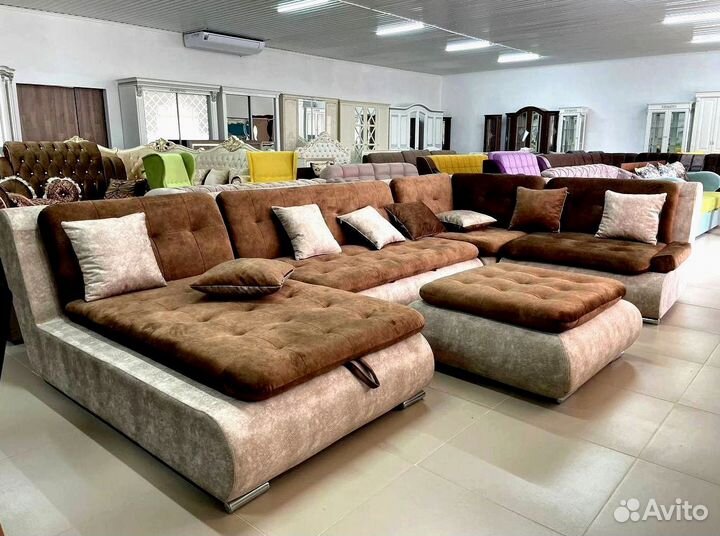 Большой п образный диван