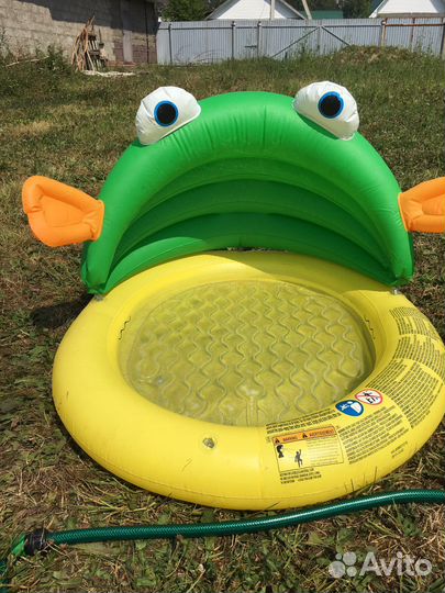 Детский надувной бассейн