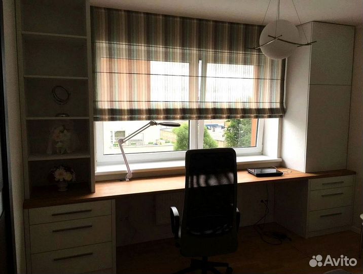 Стол для детской / мебель для школьника