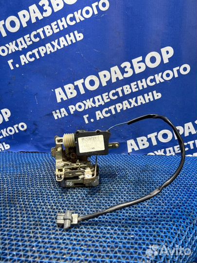 Передний правый замок двери Volvo 940 седан 1996