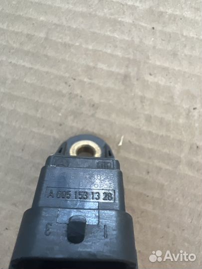 Датчик распредвала А0031539728 Mercedes