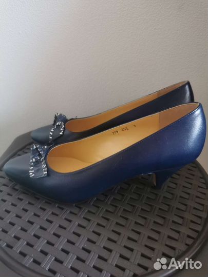 Новые кожаные туфли, Италия, 37 р