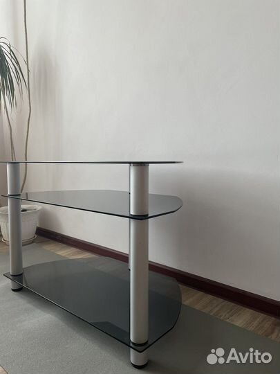 Стеклянный журнальный столик бу