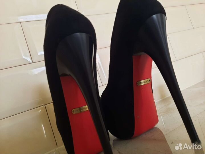 Очень высокий каблук