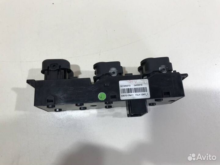 Блок управления стеклоподъемниками Hyundai Solaris