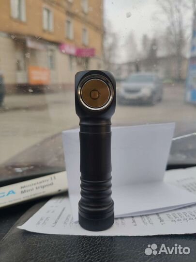 Фонарь налобный Zebralight h600d