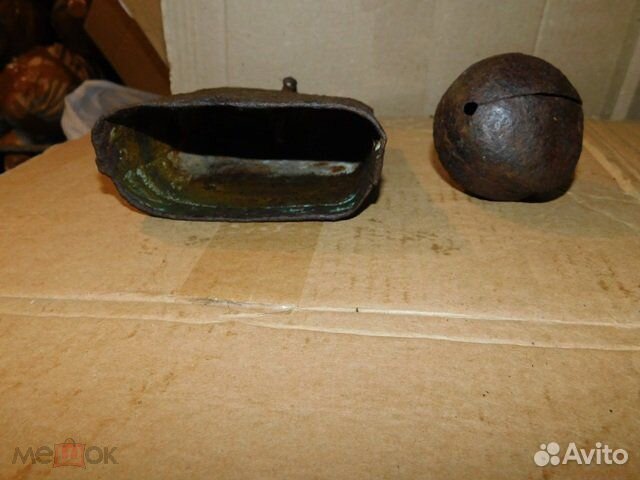 Старинные, кованные ботоло и бубенец