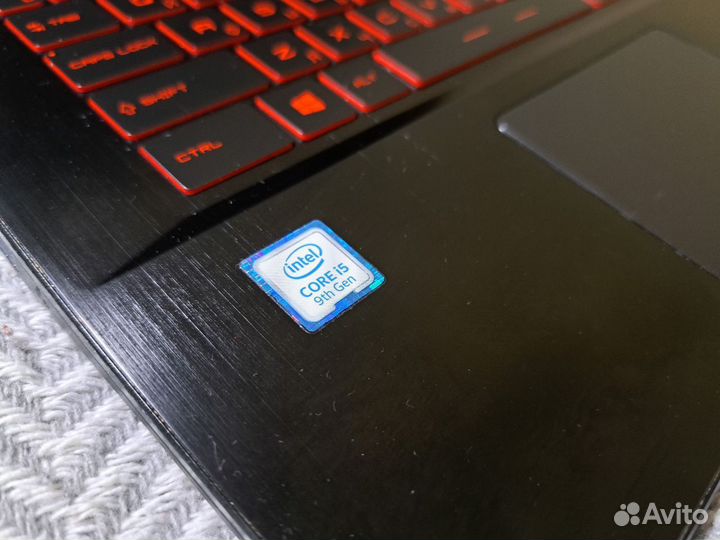 Игровой ноутбук MSI MS-16r4