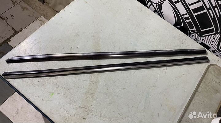 Молдинг стекла левая правая Mercedes W220