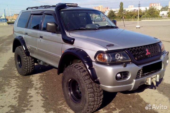Расширители арок MMC Pajero Sport 1 (97-08) RA