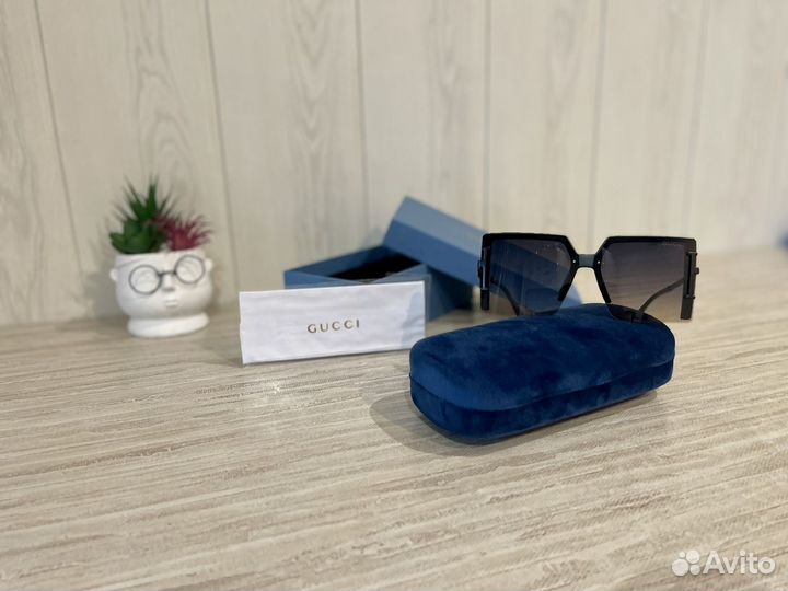 Солнцезащитные очки gucci