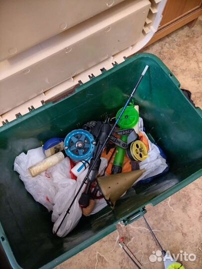 Шарабан с рыболовными снастями