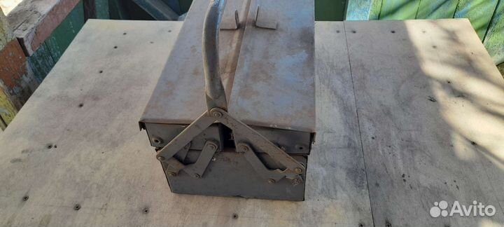 Ящик для инструмента металлический