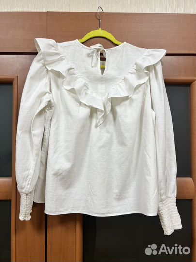 Блузка на 46 р. Цвет молочный белый