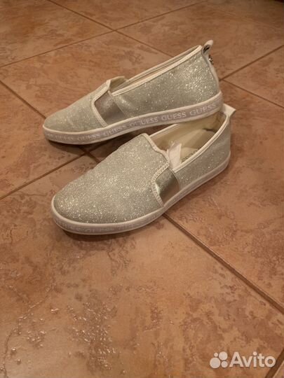 Слипоны Guess